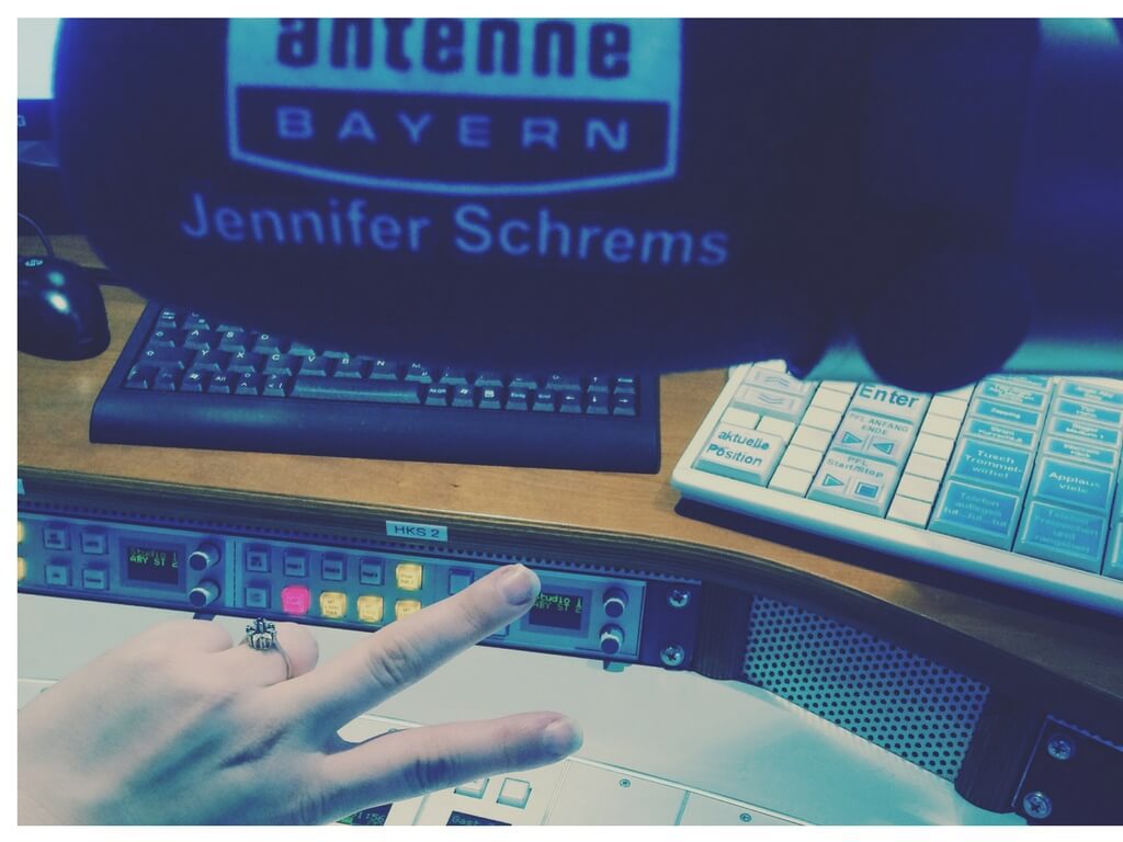 Studiomikrofon von Jennifer Schrems im Antenne Bayern Studio