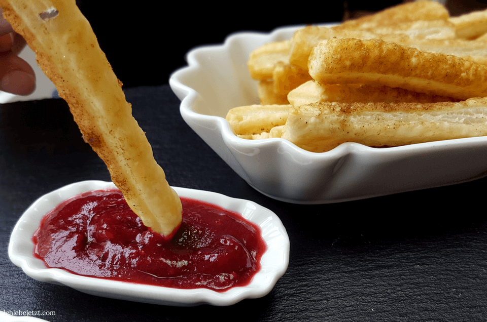 Blätterteig Pommes ganz lecker mit Apfel-Beerenketchup