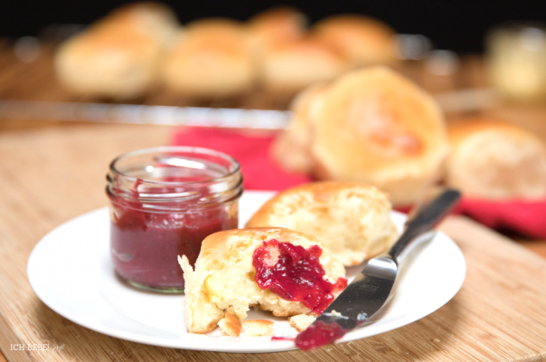 Milchbrötchen wie vom Bäcker ganz einfach selbst backen